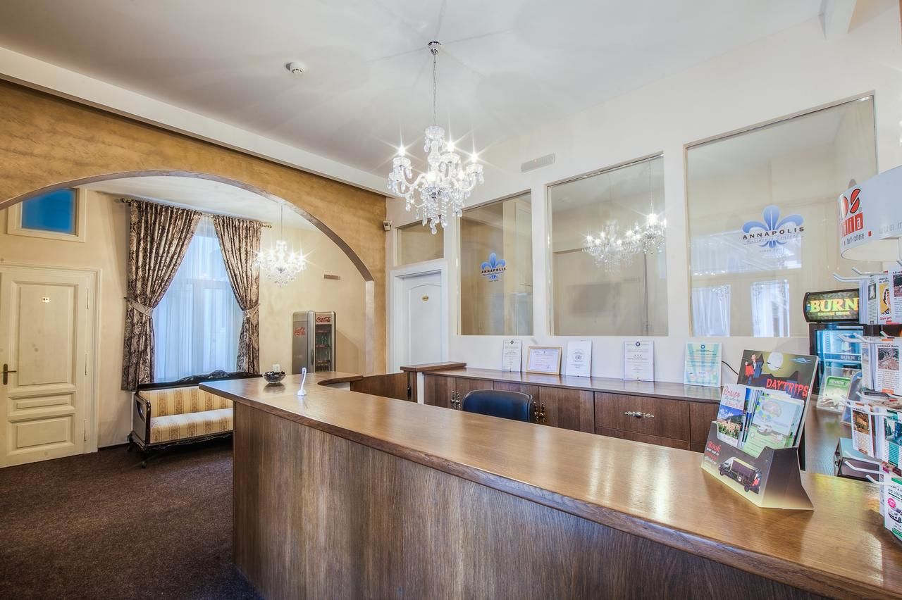 Гостевой дом Residence Central Annapolis Брашов-14