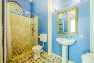 Гостевой дом Residence Central Annapolis Брашов Двухместный номер Делюкс с 1 кроватью или 2 отдельными кроватями, вид на Черную церковь-7