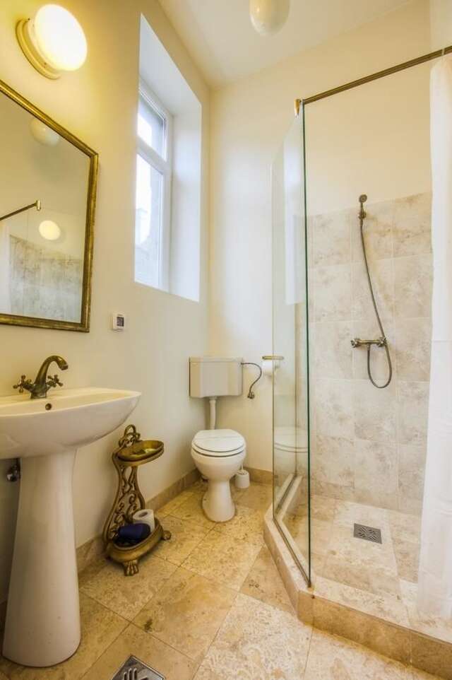 Гостевой дом Residence Central Annapolis Брашов-30